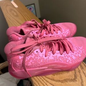 Basketball shoes Zion 3s, pink, worn only 5-7 times indoor only!